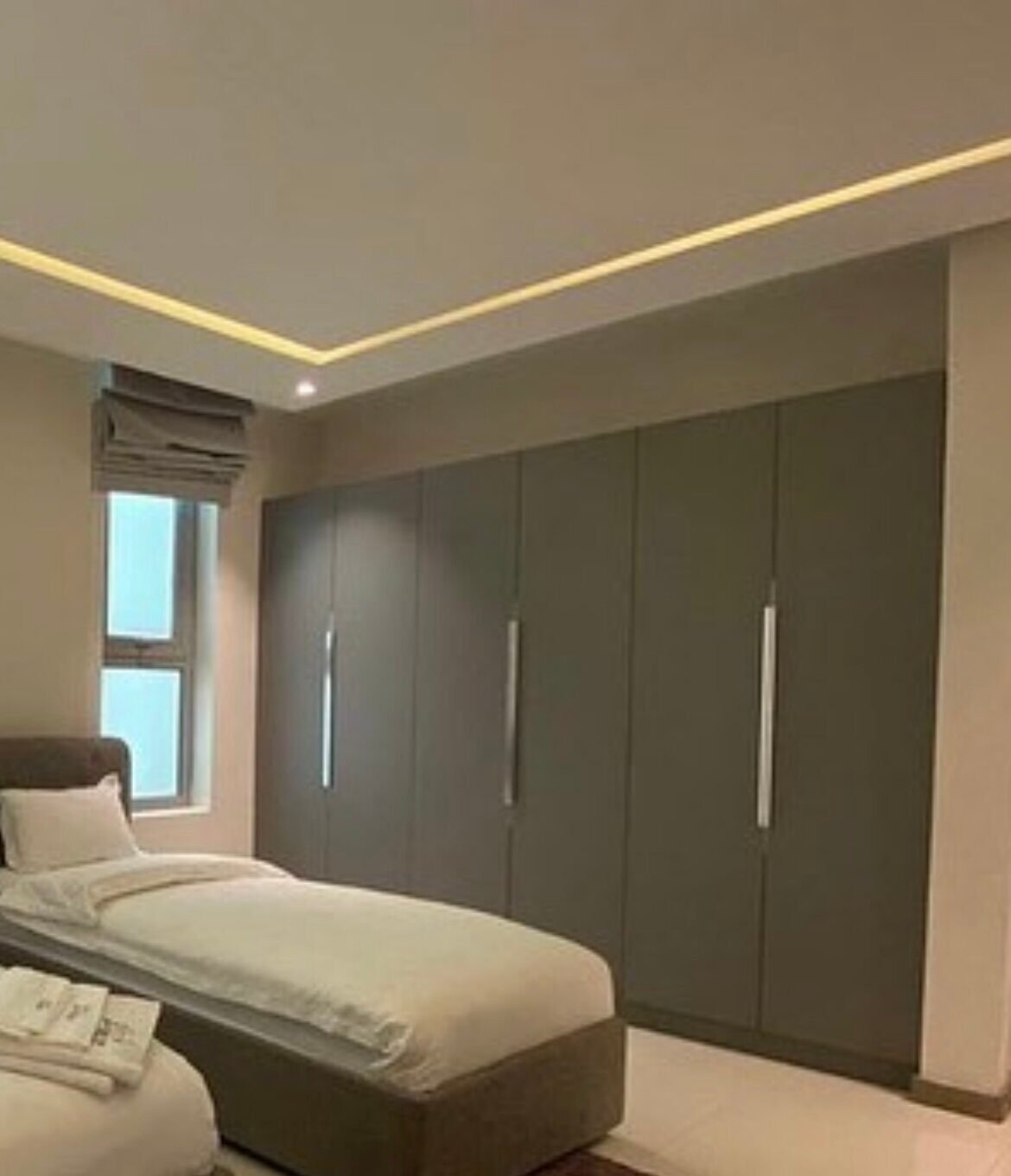 Fitted ENZO closet and wardrobe